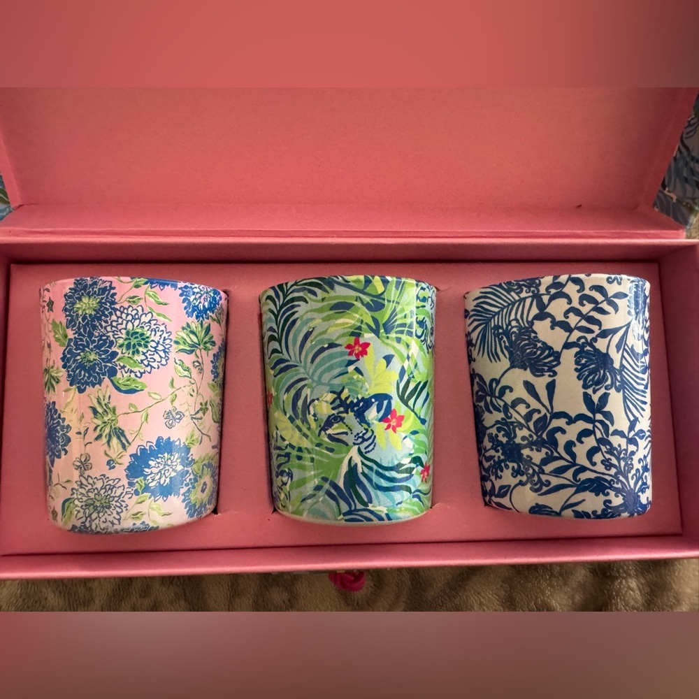 New in box Lilly Pulitzer Set of 3 Decorative Floral Scented Candle Votives